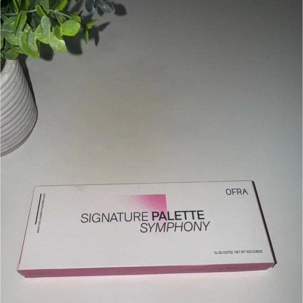 Ofra Signature Symphony Eyeshadow Palette